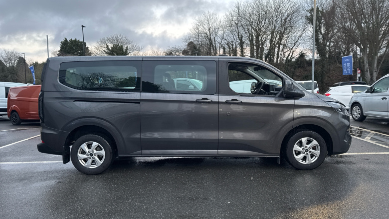 Ford Tourneo Custom 320 L2 Diesel Fwd 2.0 EcoBlue 136ps H1 Zetec 8 seater Auto